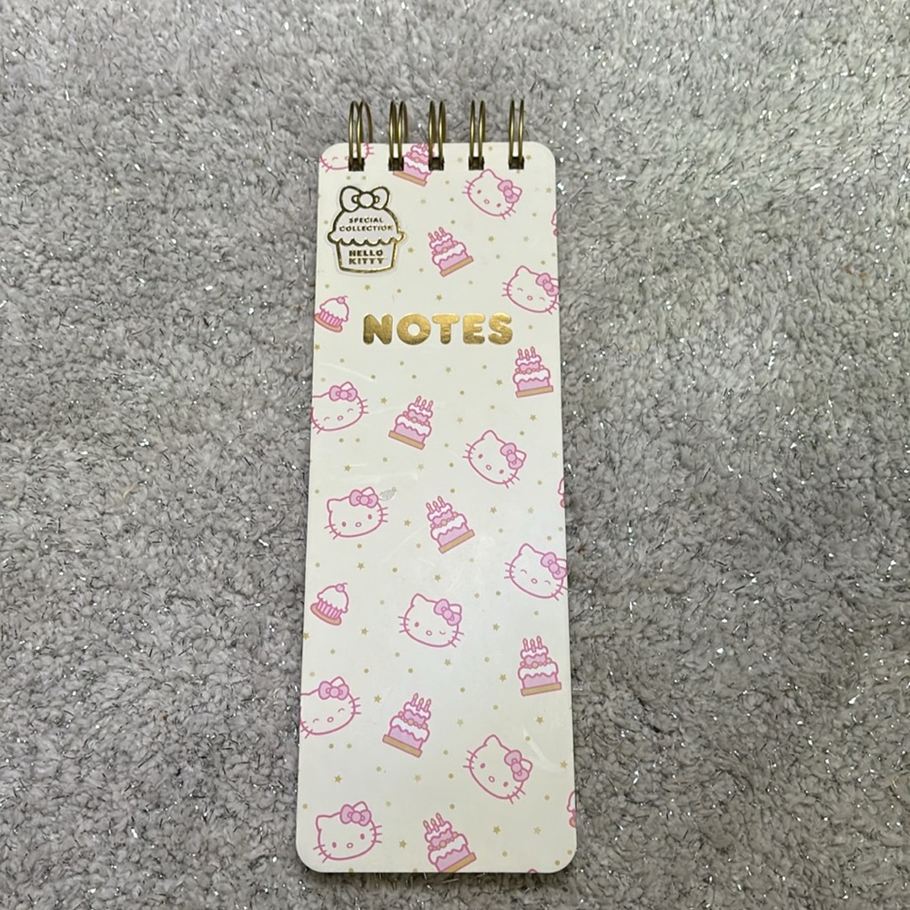 Hello Kitty tumbler, notebook, pencil pouch, and gift bag gift set. - Picture 6 of 9